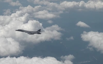 美 전략폭격기 'B-1B'…'국군의 날' 수도권 상공 비행