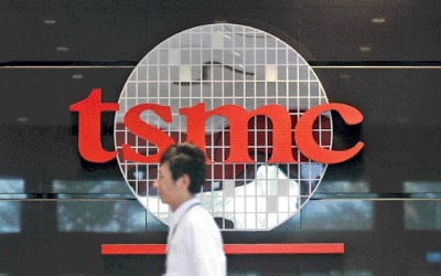 "더 오른다"…'진격의 TSMC' 시총 1조달러 돌파