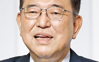 이시바 역전극, 킹메이커 기시다·스가…파벌 영향력 여전