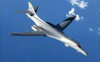 美 폭격기 B-1B, 국군의 날 한반도에 뜬다